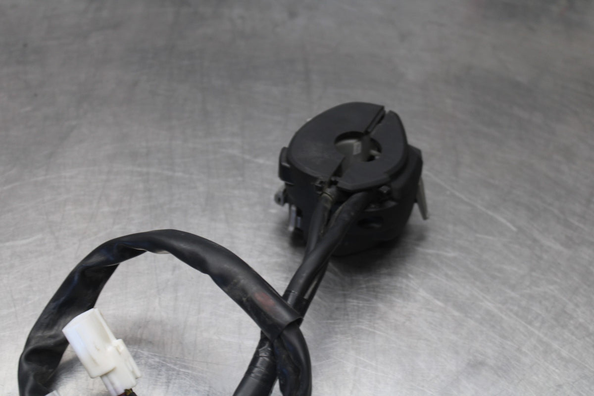 25 KAWASAKI Z900 LEFT CLIP ON HANDLE HORN SIGNALS SWITCH SWITCHES BB928