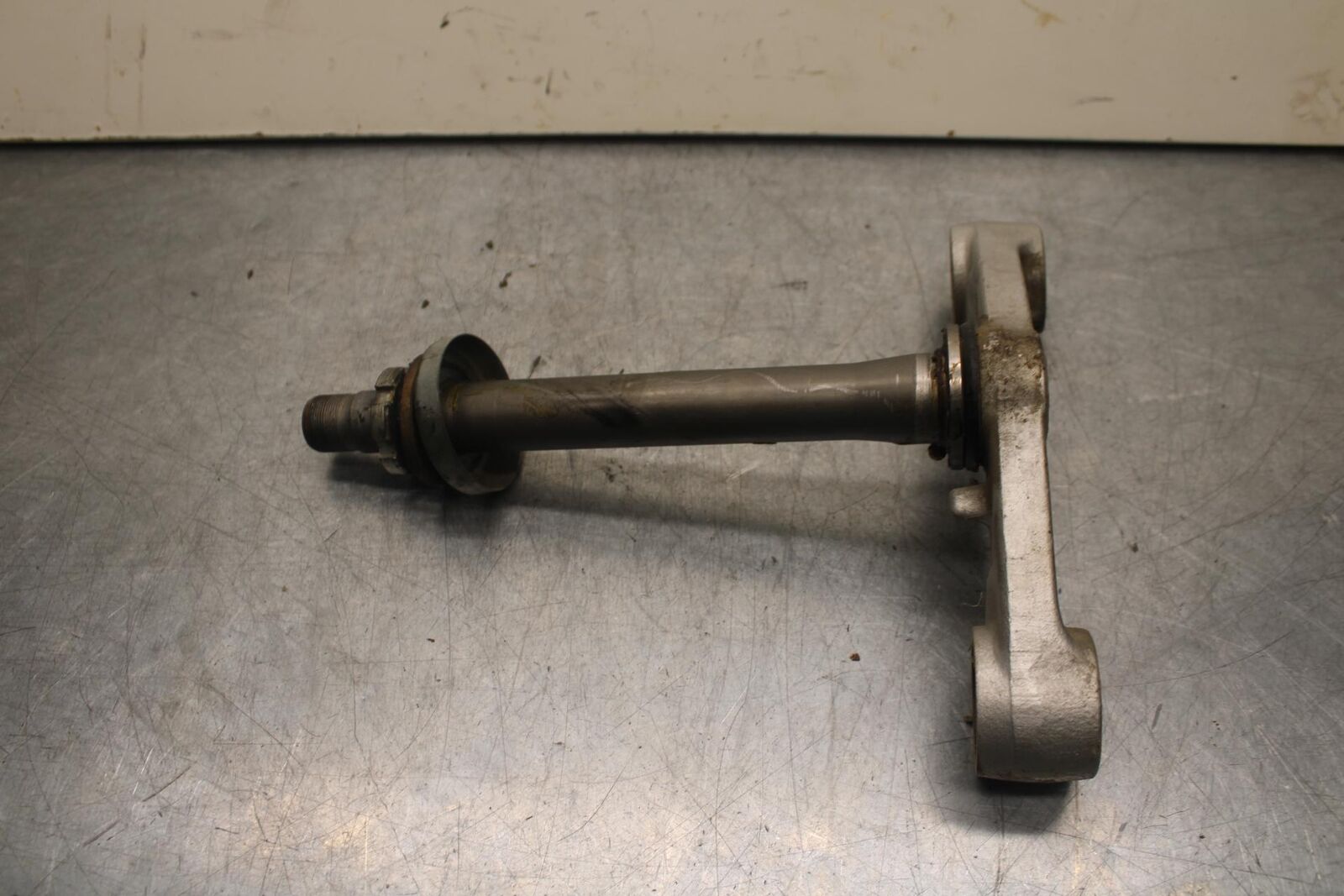 1988 Yamaha FZ600 FRONT FORKS CLAMP LOWER TRIPLE TREE STEM BB601