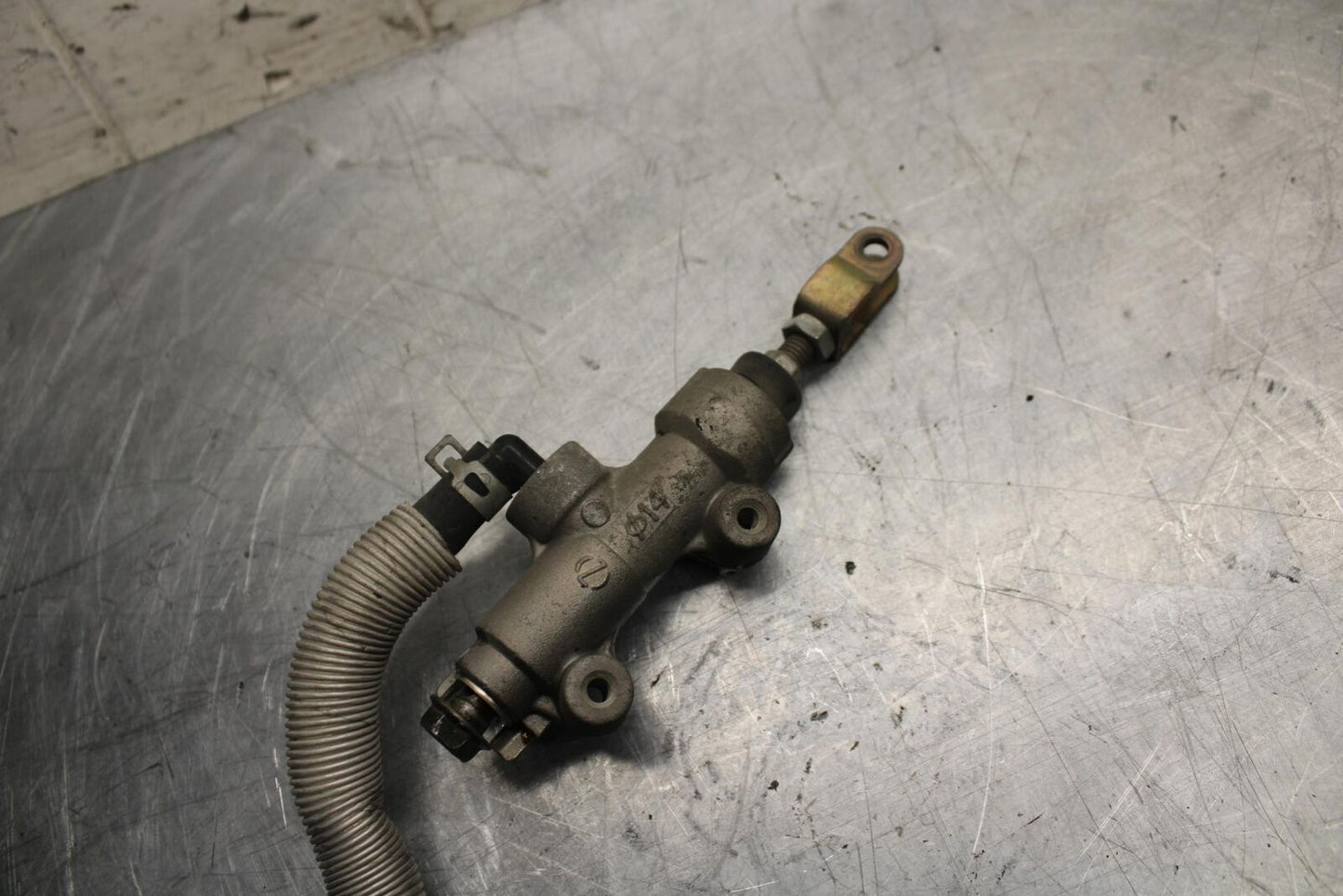 06-09 SUZUKI M109R BOULAVARD REAR BACK BRAKE MASTER CYLINDER W RESERVOIR BB501