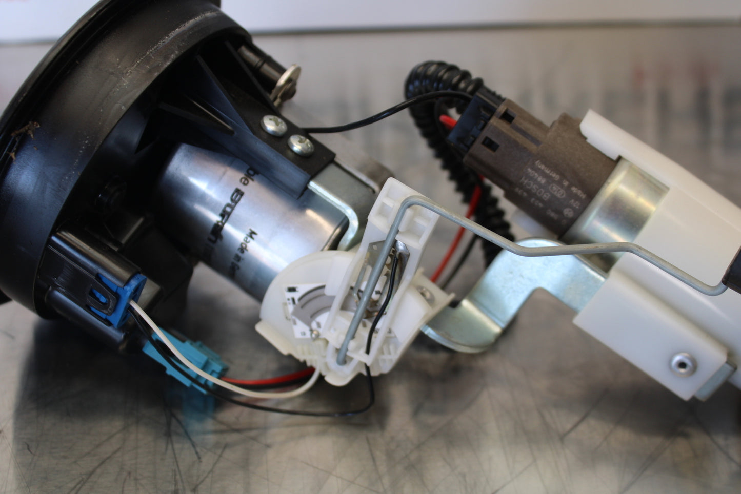 06-12 BMW F800ST FUEL PUMP GAS PETROL SENDER UNIT BB144