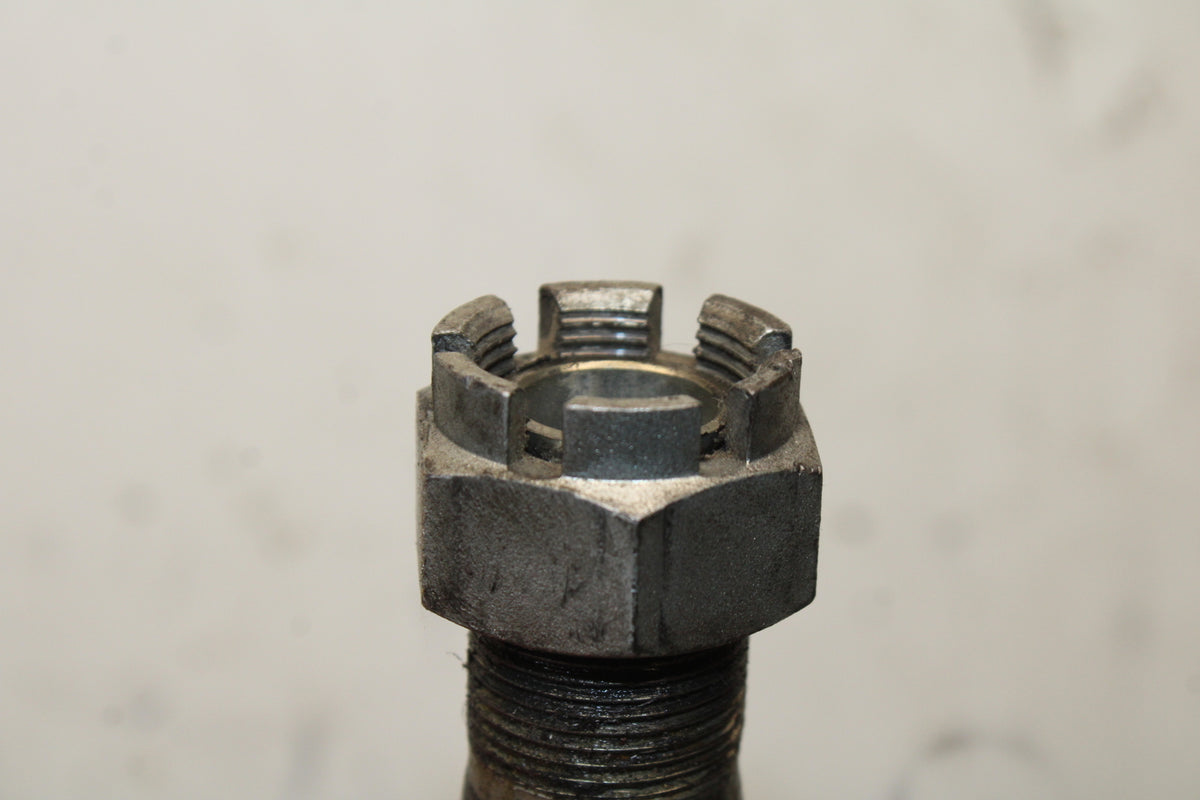 16 KAWASAKI NINJA ZX10R REAR AXLE BACK WHEEL RIM BOLT AXEL 41068-0613 BB650