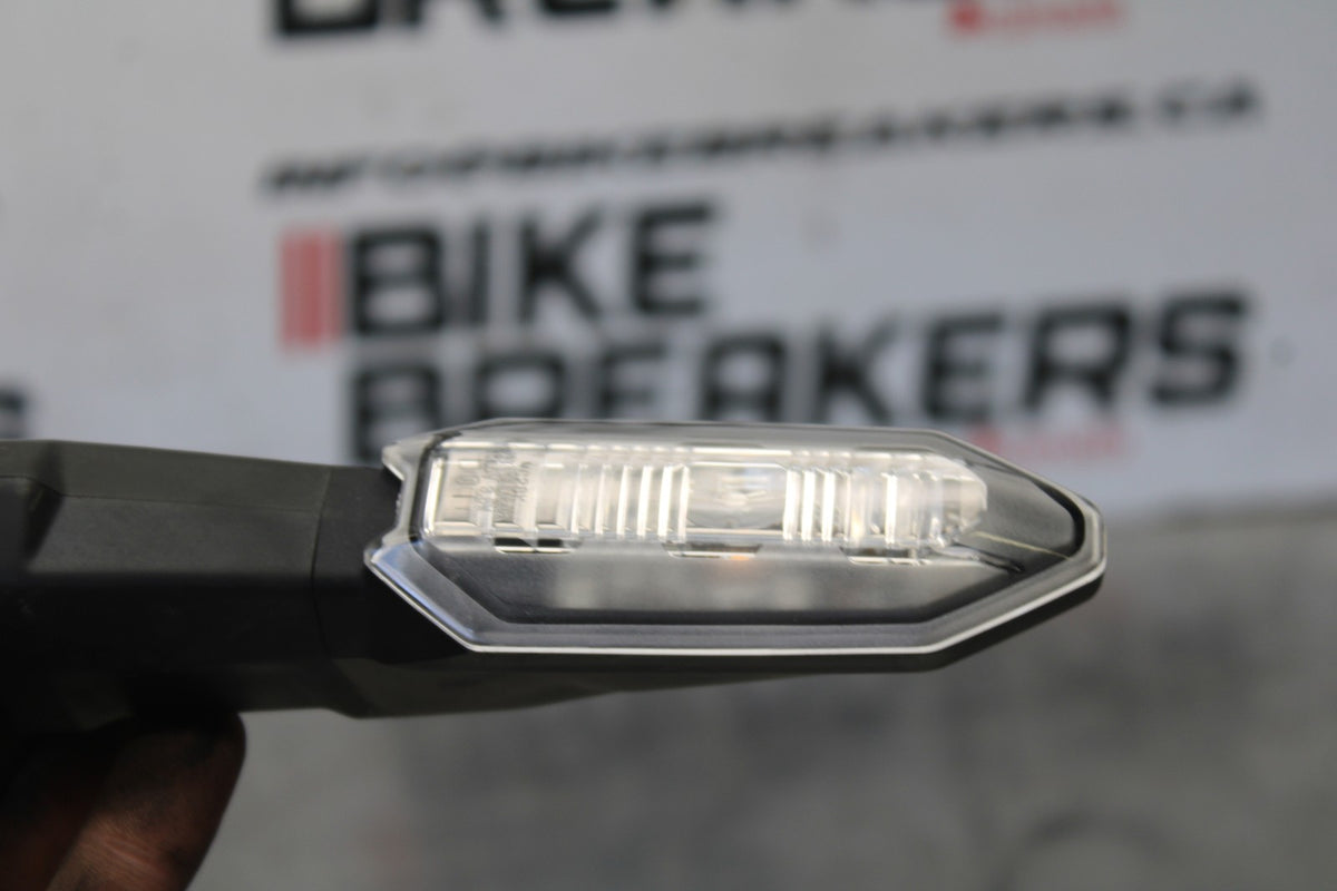 24-25 KAWASAKI ELIMINATOR 450 REAR BACK TURN SIGNAL LIGHT INDICATOR BB869
