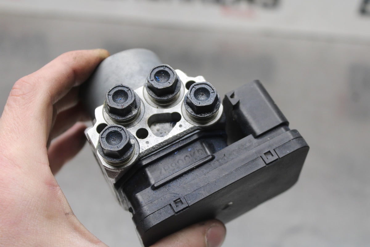 23 KAWASAKI Z900RS ABS PUMP UNIT MODULE BB935