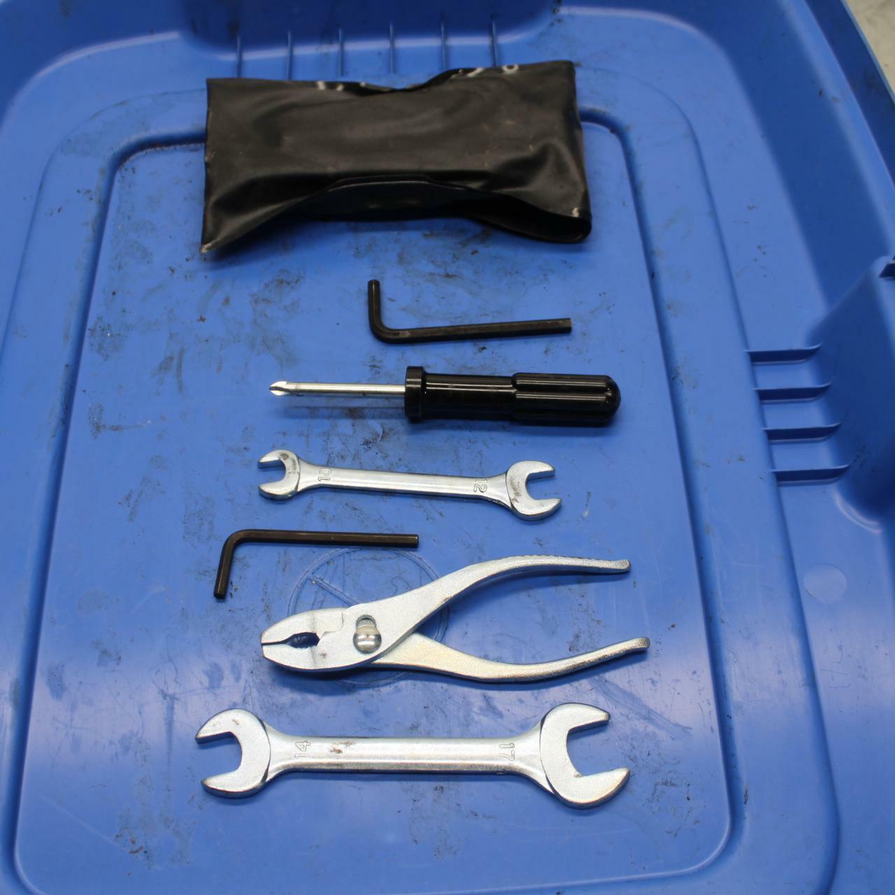 15-21 SUZUKI GSXR600 STOCK TOOLS OEM TOOL BAG KIT SET BB418