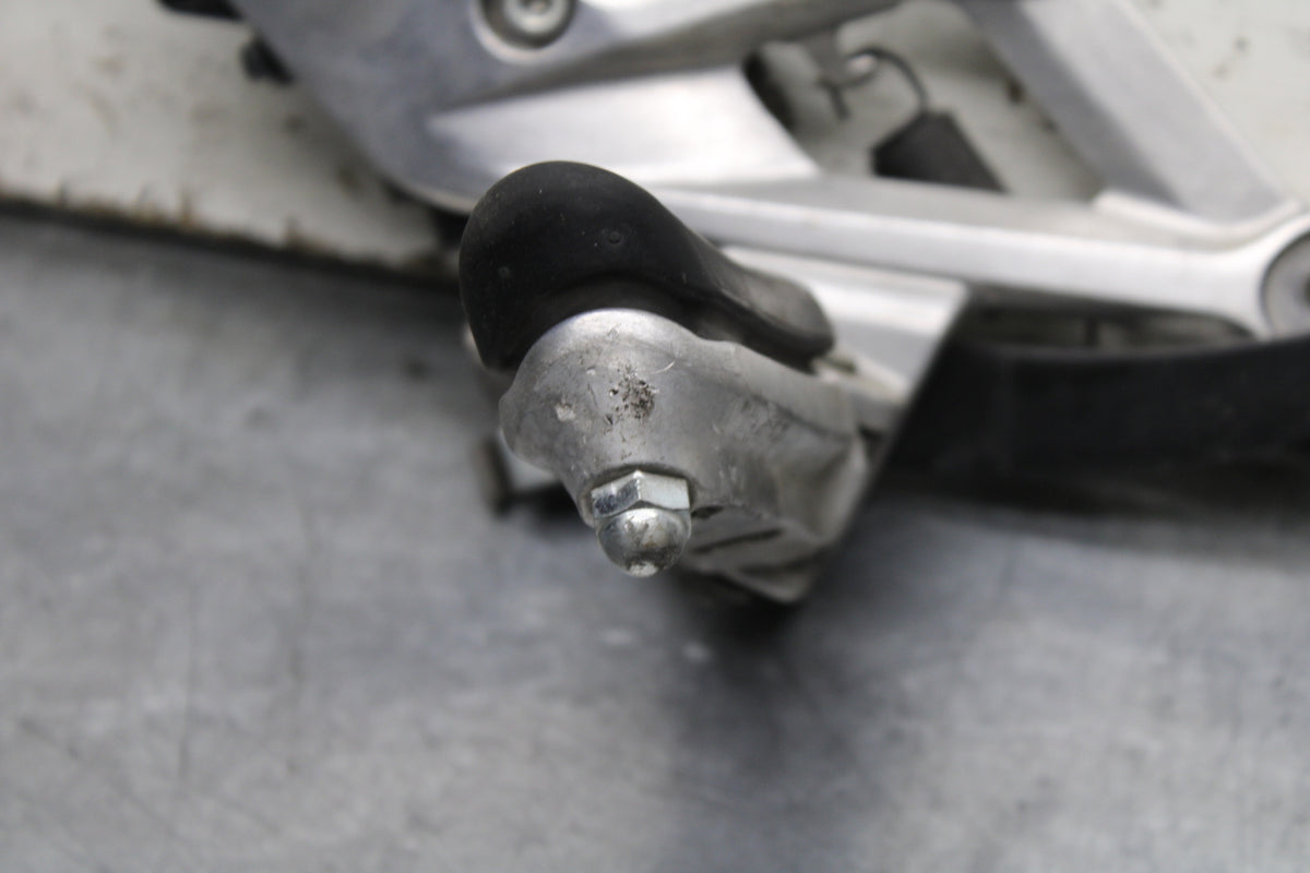 15-16 HONDA CB300F RIGHT REARSET REAR SET DRIVER FOOT PEG REST STOP BB740