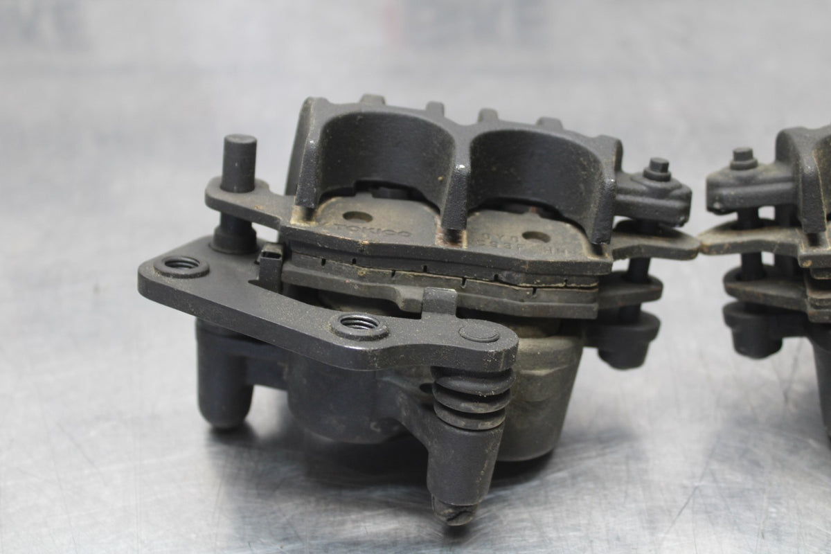 09-10 KAWASAKI ER-6N RIGHT LEFT FRONT BRAKE CALIPER SET PAIR CALIPERS BB205