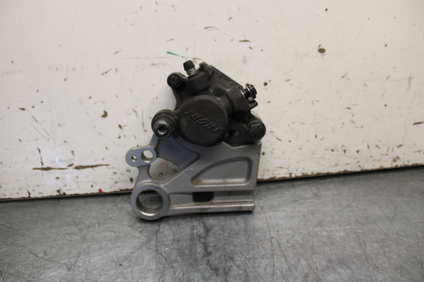 22-24 YAMAHA XSR900 REAR BACK BRAKE CALIPER W MOUNT BRACKET BB710