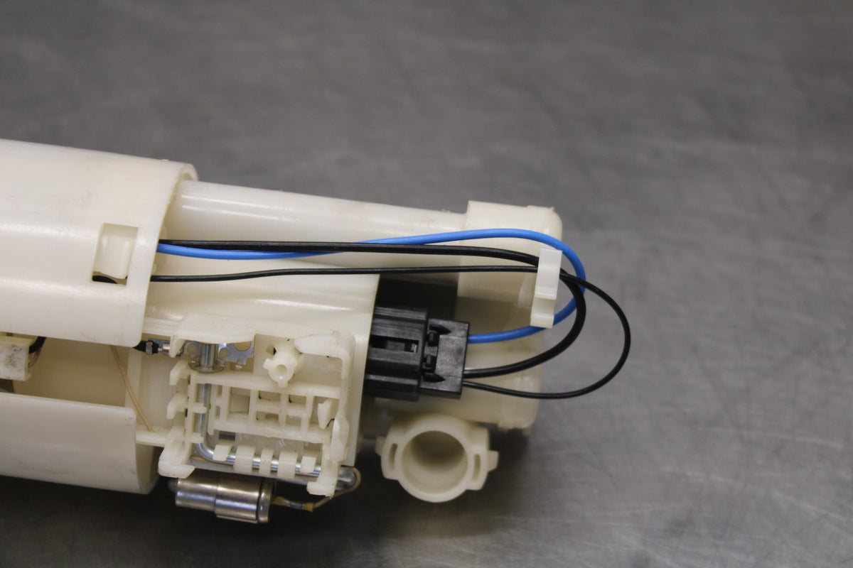 03 YAMAHA YZF R1 FUEL PUMP GAS PETROL SENDER UNIT BB895