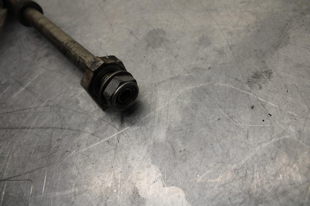 14-15 TRIUMPH STREET TRIPLE R REAR AXLE BACK WHEEL RIM PIVOT BOLT AXEL BB441
