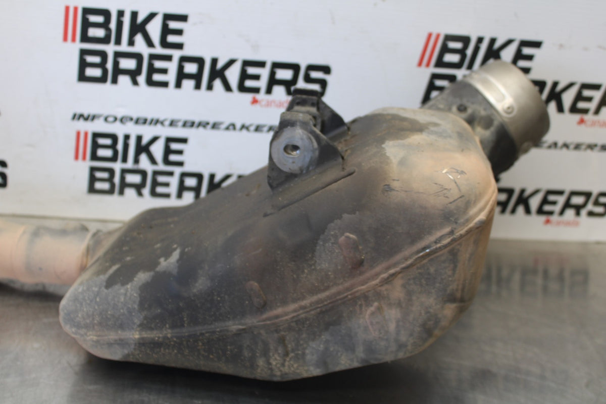 16 YAMAHA XSR900 FULL EXHAUST SYSTEM HEADERS PIPE MUFFLER BB786