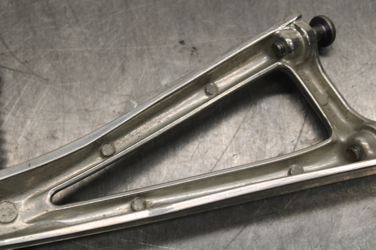 03-05 YAMAHA YZF R6  LEFT REAR BACK PASSENGER PEG BB132