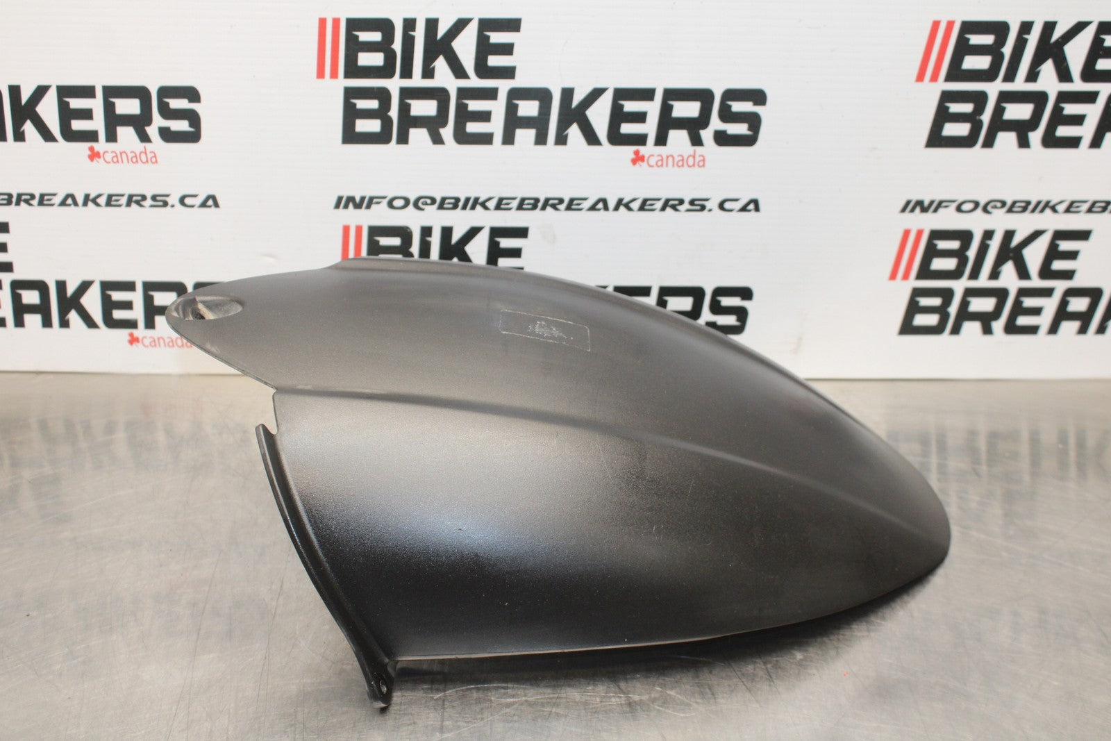 08 KAWASAKI NINJA ZX10R REAR BACK WHEEL TIRE HUGGER FENDER BB201
