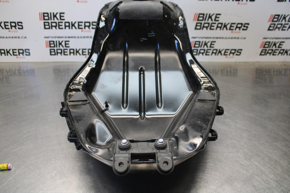 22 KAWASAKI NINJA 1000SX GAS TANK FUEL CELL PETROL RESERVOIR BB780