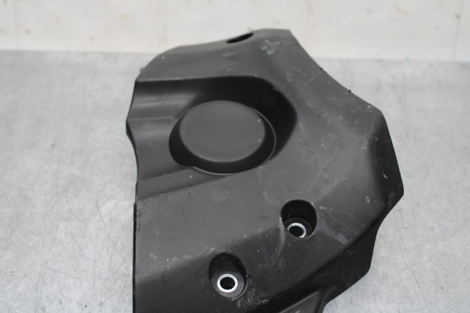 22-23 YAMAHA YZF R7 ENGINE SPROCKET COVER BB583