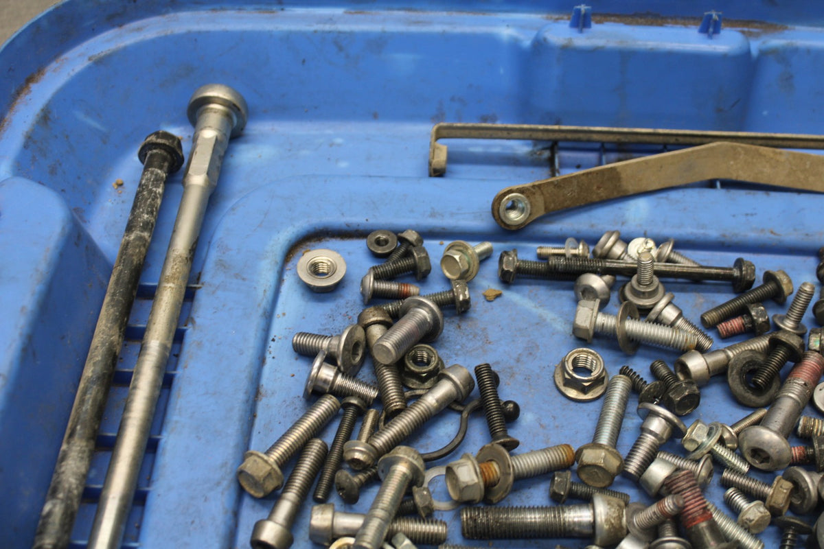 08 KAWASAKI ZX6R MOUNTING BOLTS HARDWARE SCREWS BB896