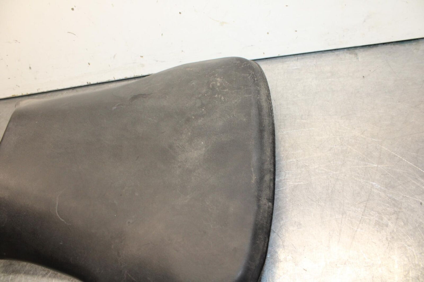 03-04 HONDA CBR600RR FRONT DRIVERS SEAT PAD SADDLE PILLION 77100-MEE-000 BB614