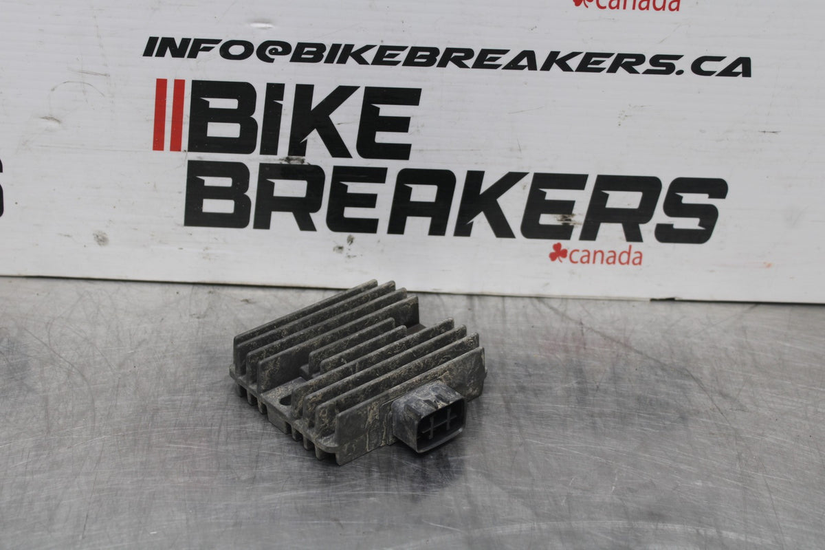 08-16 YAMAHA YZF R6 RECTIFIER VOLTAGE REGULATOR BB798