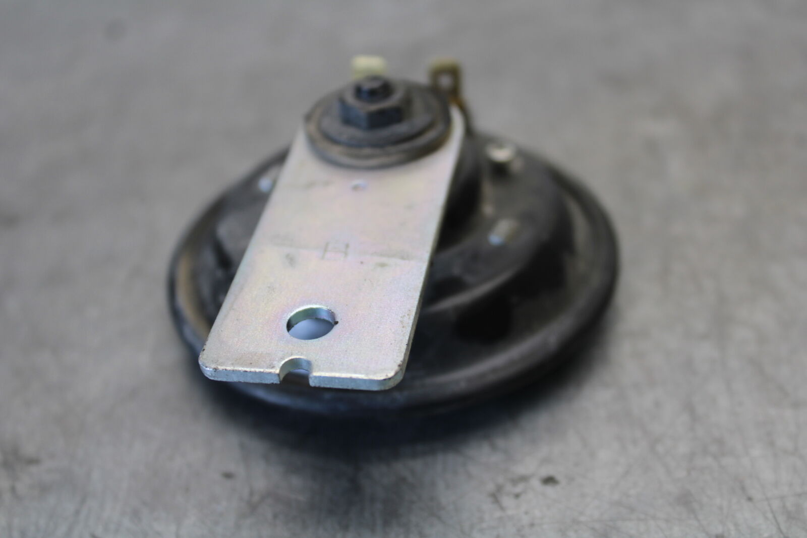 08-16 YAMAHA YZF R6 HORN SIGNAL 4TH-83371-00-00 BB665