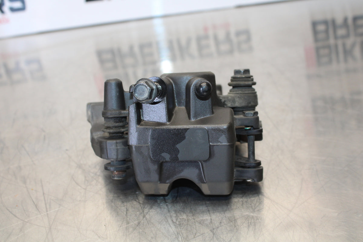 23 YAMAHA YZF R3 REAR BACK BRAKE CALIPER W MOUNT BRACKET BB147