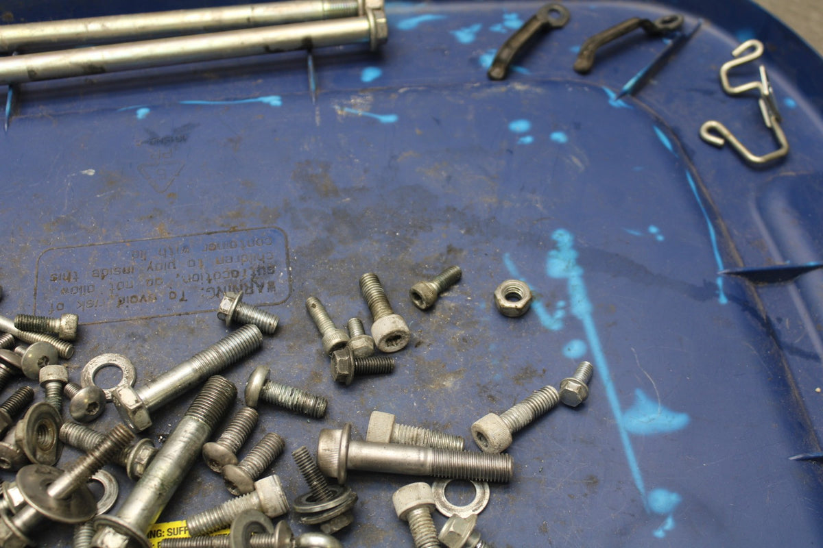 09 SUZUKI GSXR1000 MOUNTING BOLTS HARDWARE MOTOR SCREWS BB777