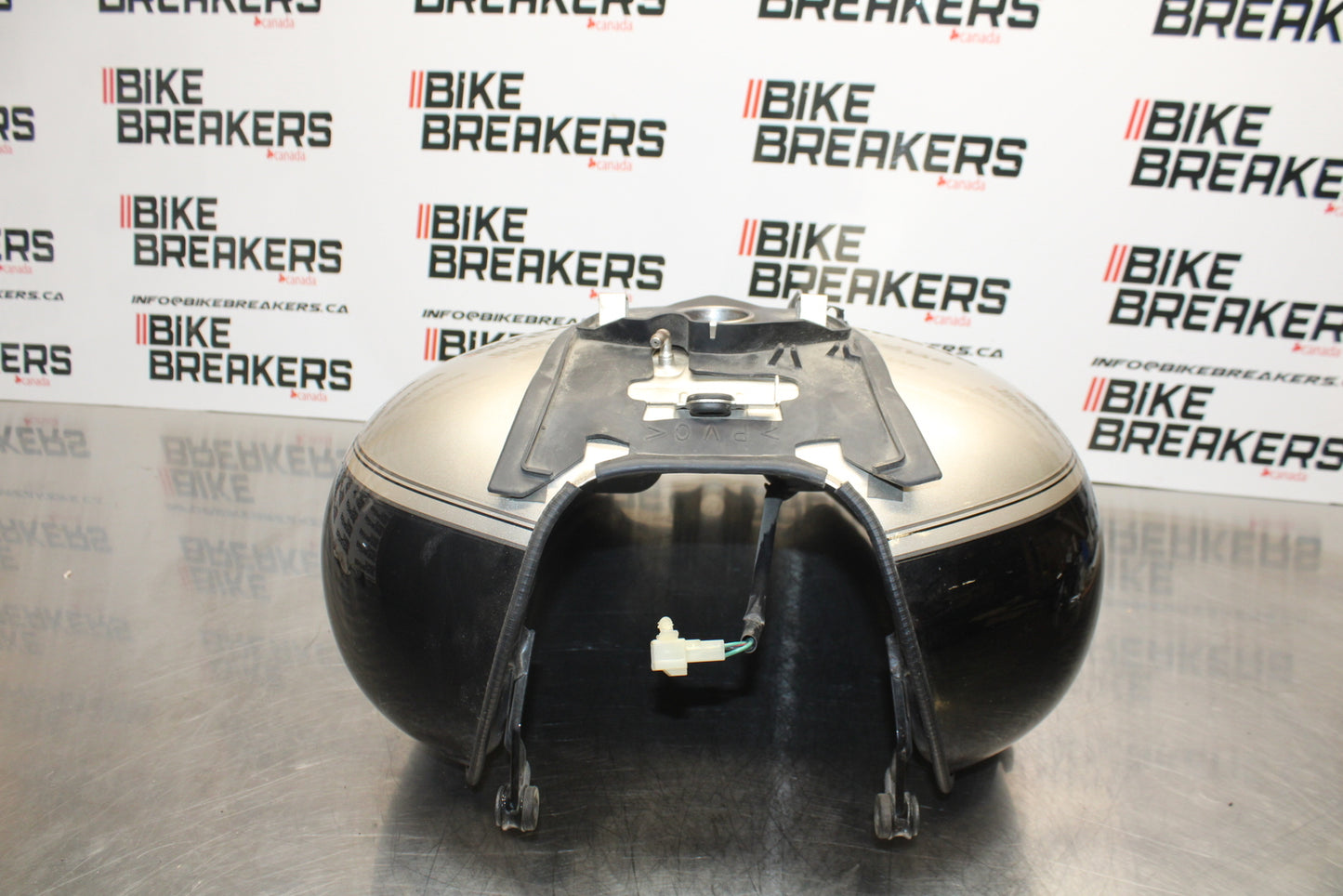 09 YAMAHA ROYAL STAR XVZ1300TF VENTURE GAS TANK FUEL PETROL RESERVOIR BB151
