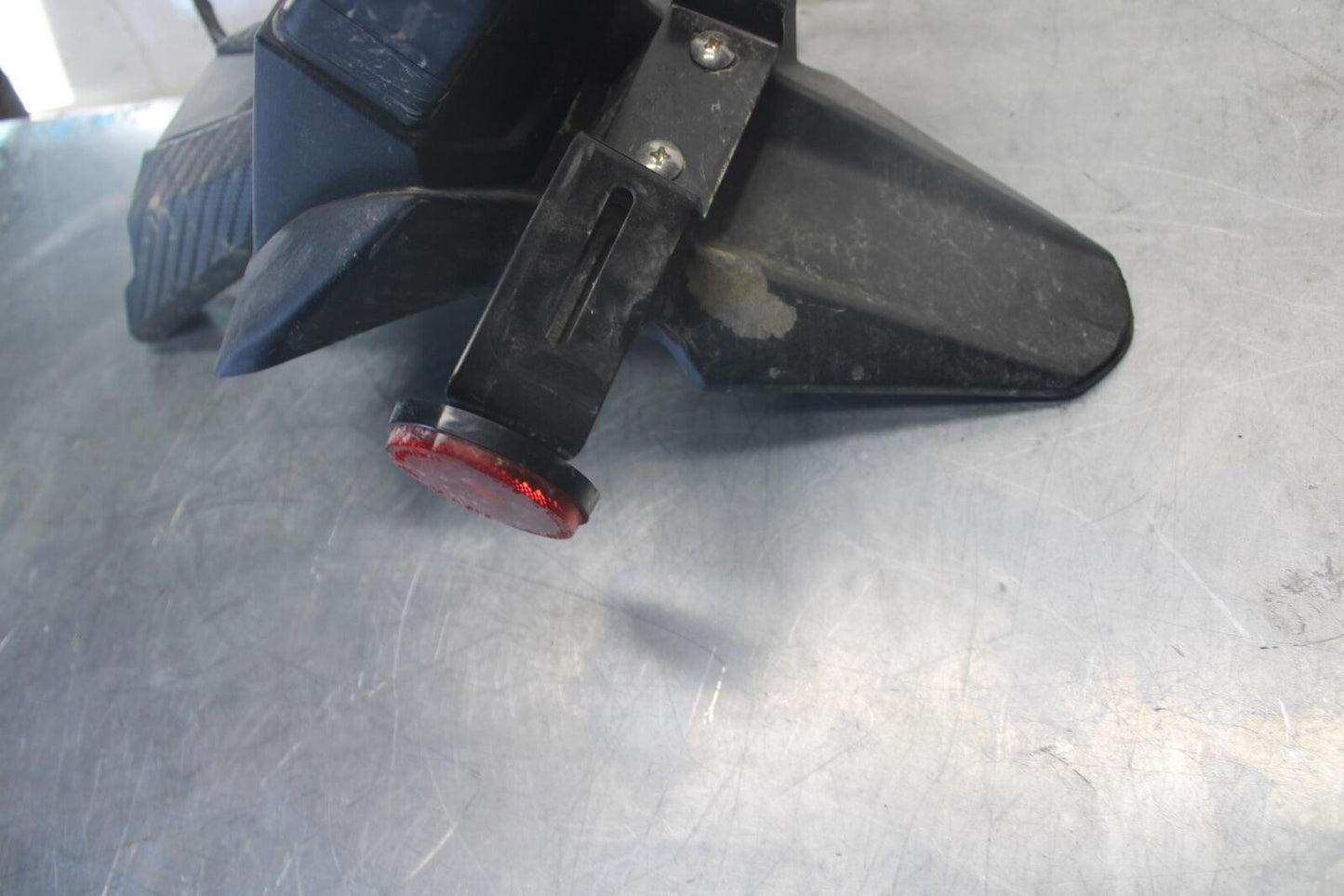 15-21 SUZUKI GSXR600 REAR BACK FENDER MUD GUARD BB460