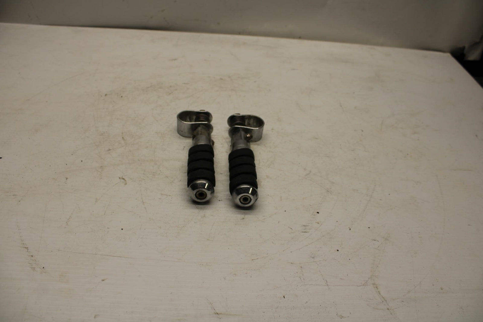00-07 HONDA SHADOW SABRE 1100 HIGHWAY FOOT RESTS PEGS STEPS SET PAIR BB350