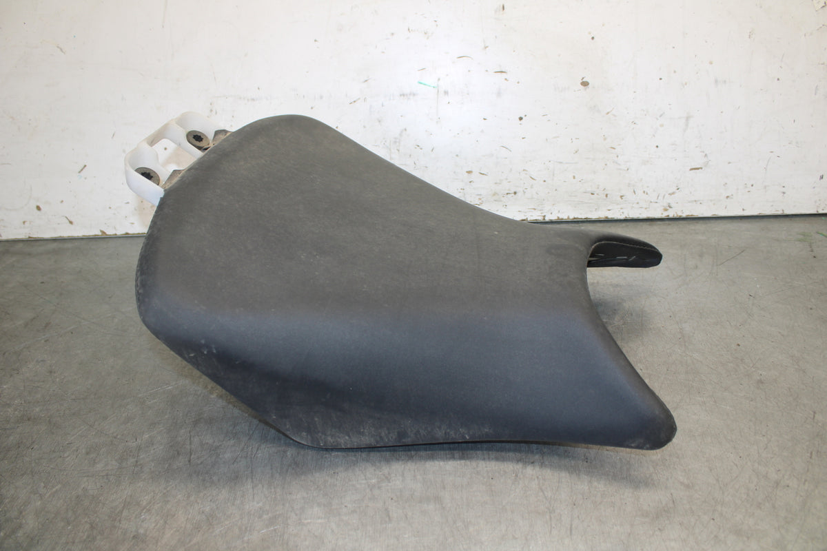 13-15 HONDA CBR500R FRONT DRIVERS SEAT PAD SADDLE PILLION 77100-MGZ-J01 BB704