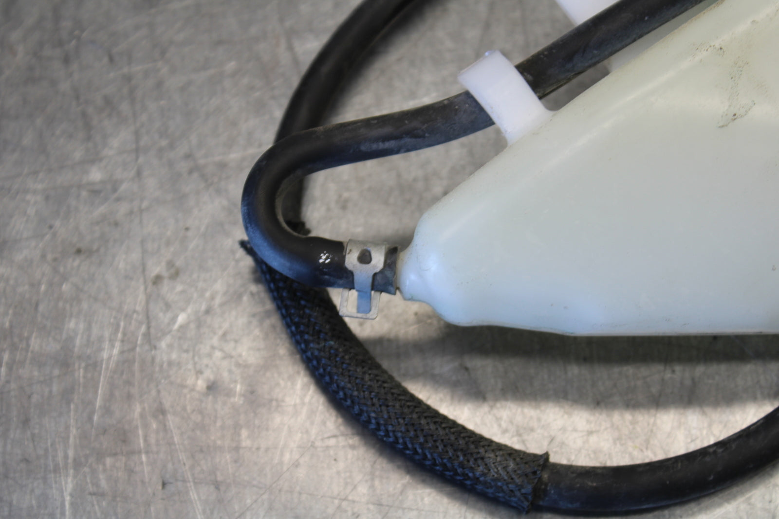 11-24 SUZUKI GSXR750 COOLANT WATER TANK RESERVOIR BOTTLE BB687