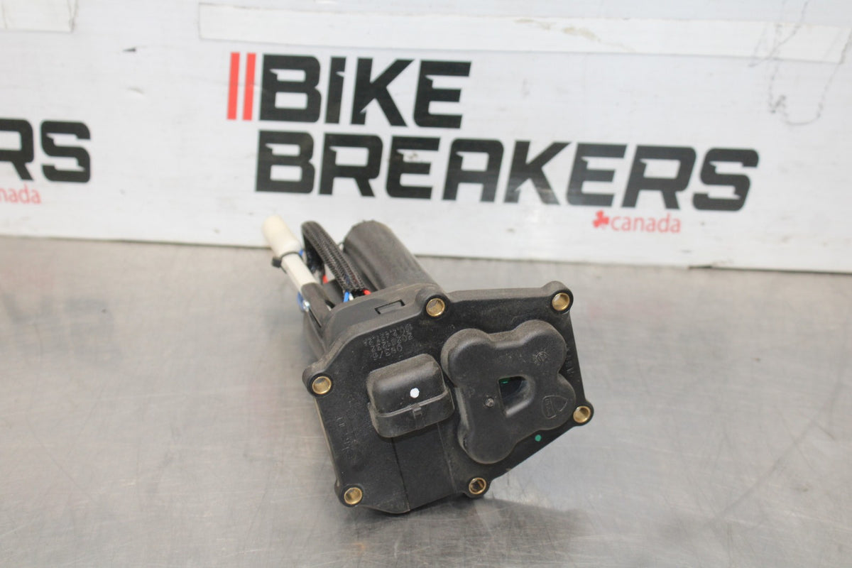 16 DUCATI 959 PANIGALE FUEL PUMP GAS PETROL SENDER UNIT BB912