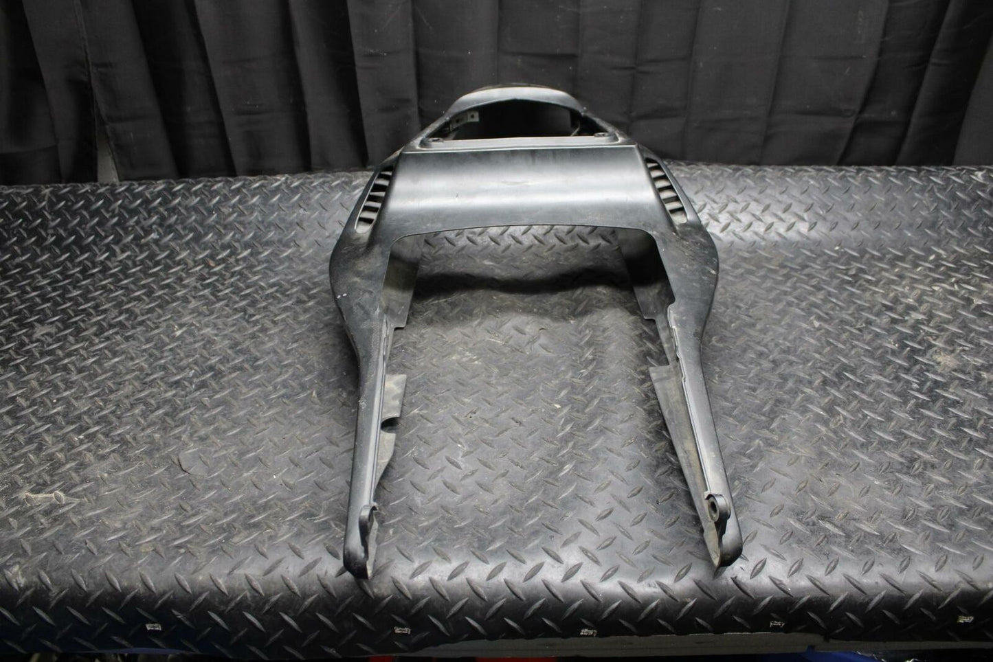 03-04 HONDA CBR600RR REAR BACK TAIL FAIRING COWL SHROUD BB200