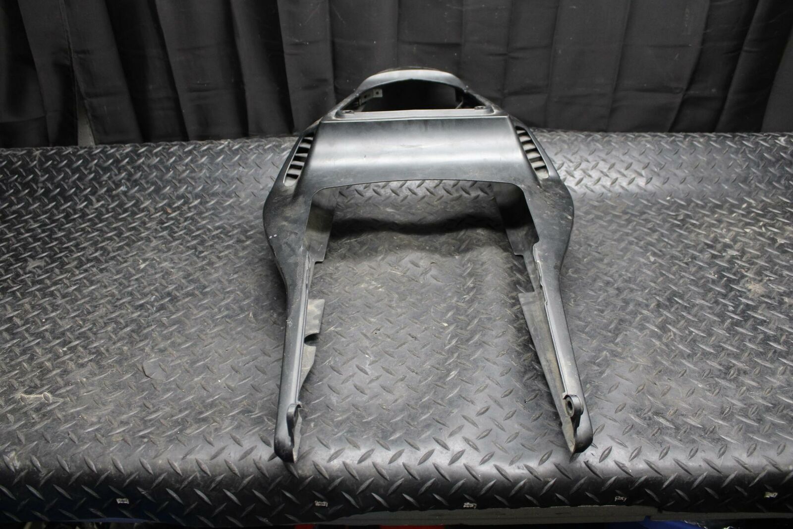 03-04 HONDA CBR600RR REAR BACK TAIL FAIRING COWL SHROUD BB200