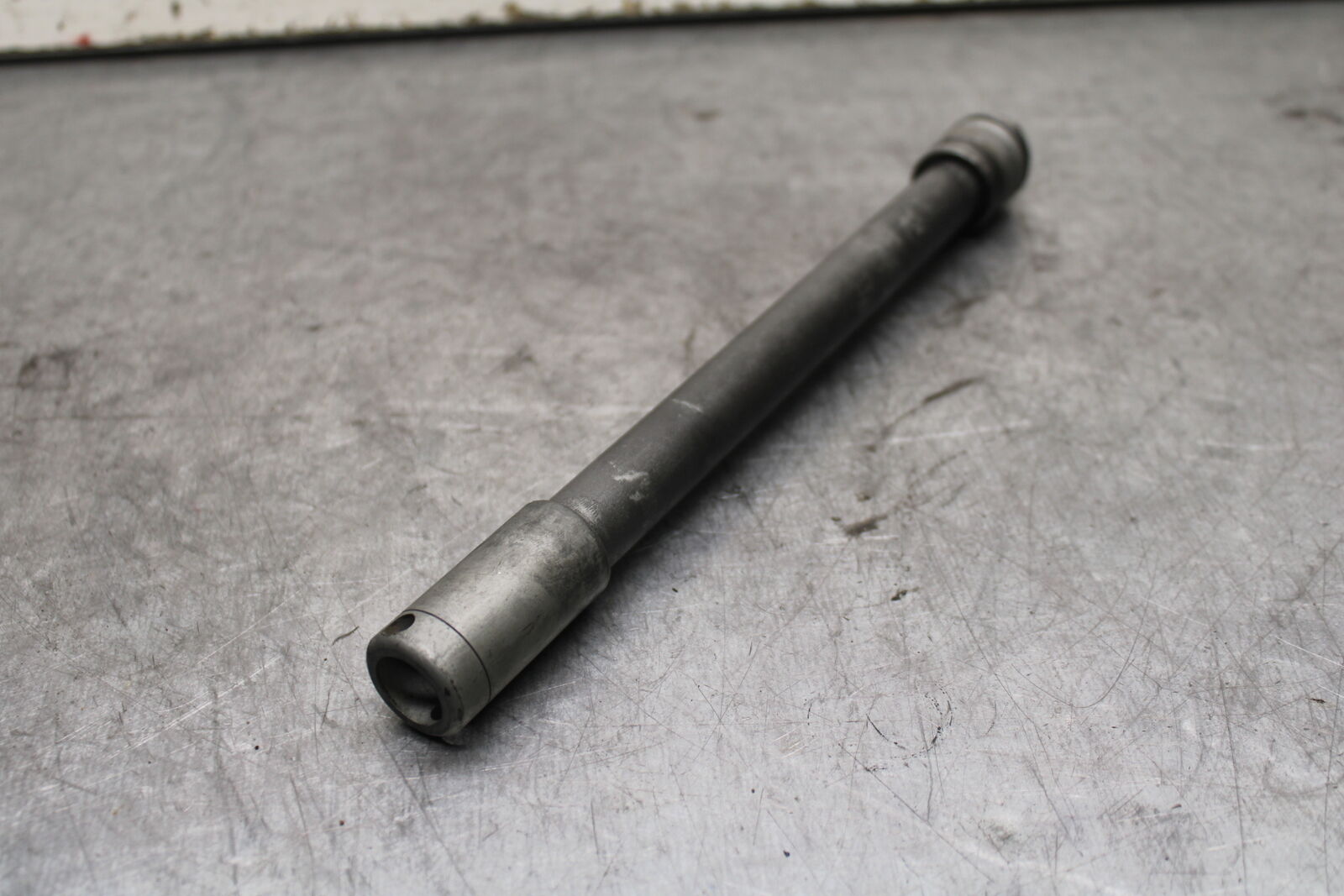10-13 HONDA SHADOW RS 750 VT750RS FRONT WHEEL RIM AXLE PIVOT BOLT BB718