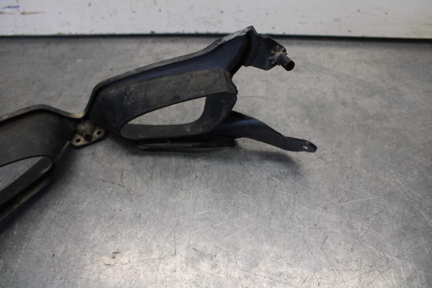 08-10 SUZUKI GSXR 600  FRONT CENTER COWL FAIRING BB101