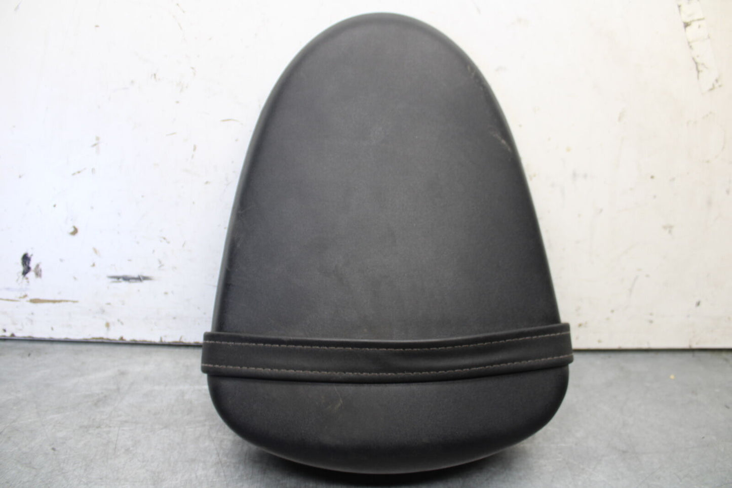 05-06 SUZUKI GSXR1000 REAR BACK PASSENGER TANDEM SEAT PAD SADDLE PILLION BB663