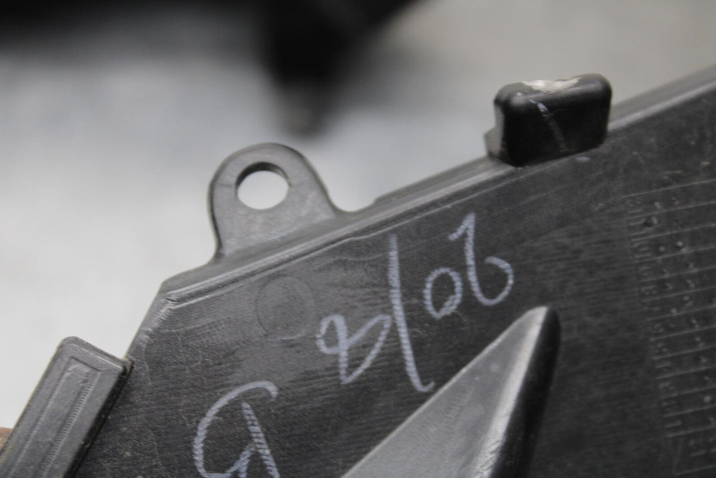 15-16 KAWASAKI EX300 RIGHT FRONT SIDE SEAT SADDLE PANEL TRIM COWL FAIRING BB635