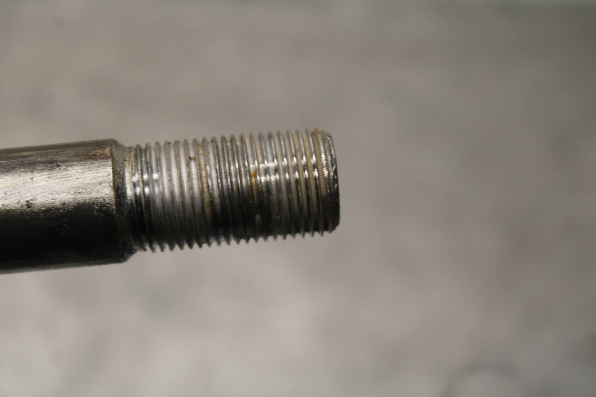 2003 Yamaha Vmax 1200 VMX1200 REAR AXLE BACK WHEEL RIM PIVOT BOLT AXEL BB563