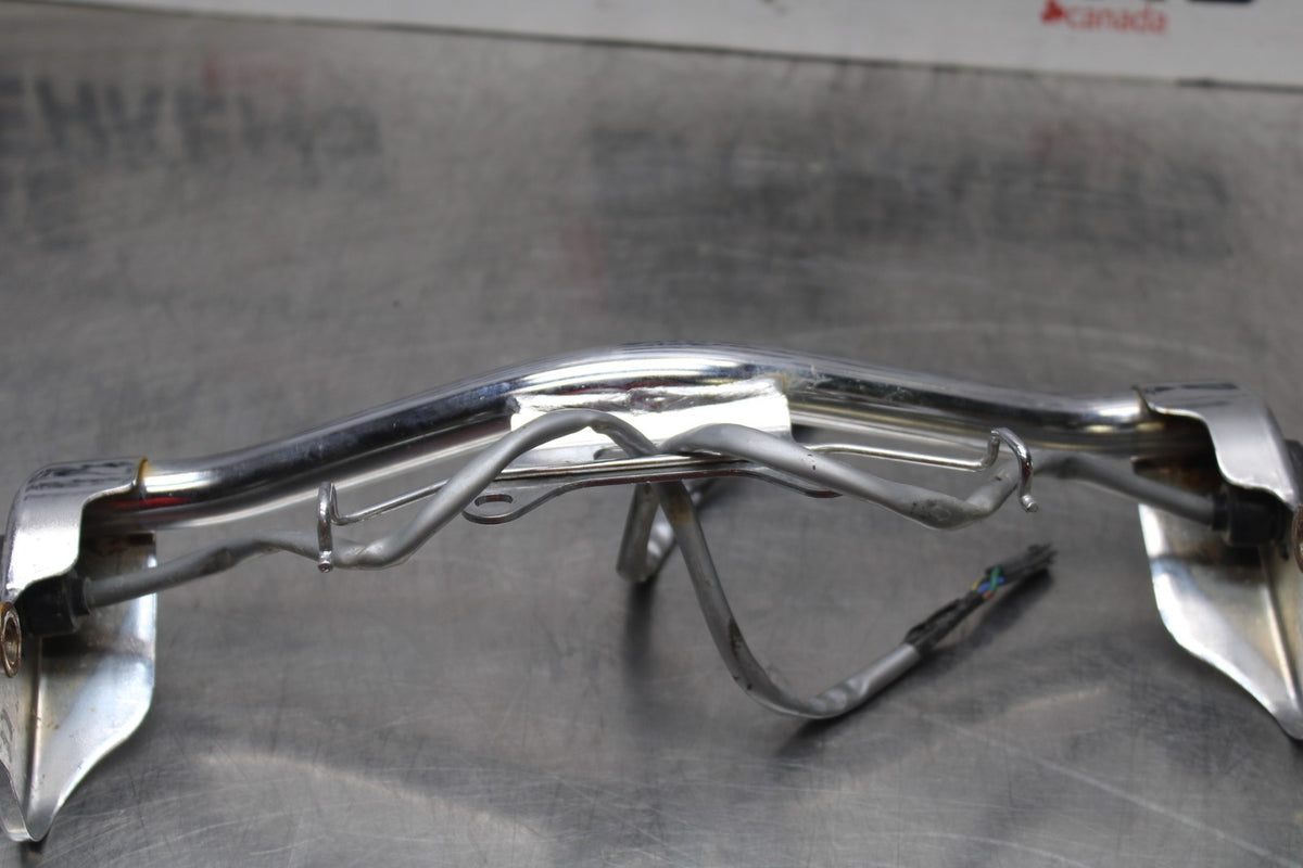 06 KAWASAKI VULCAN 900 FRONT TURN SIGNAL BAR MOUNT BRACKET BB799
