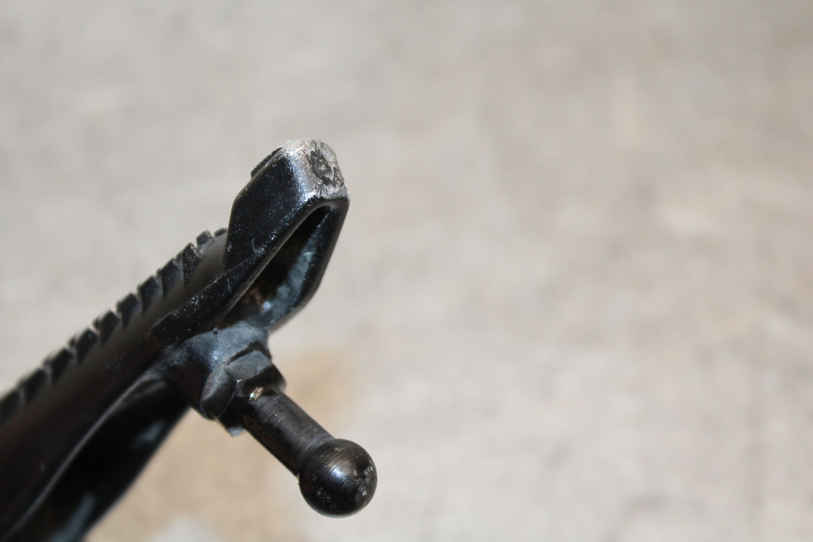 16 KAWASAKI NINJA ZX10R RIGHT FRONT FOOT REST PEG STEP 34028-0140 BB650