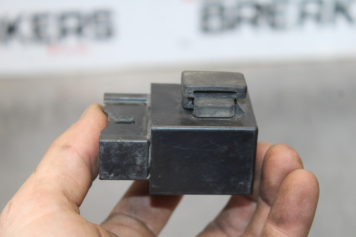 05 YAMAHA YZF R6 FUEL RELAY ASSEMBLY BOX BB894