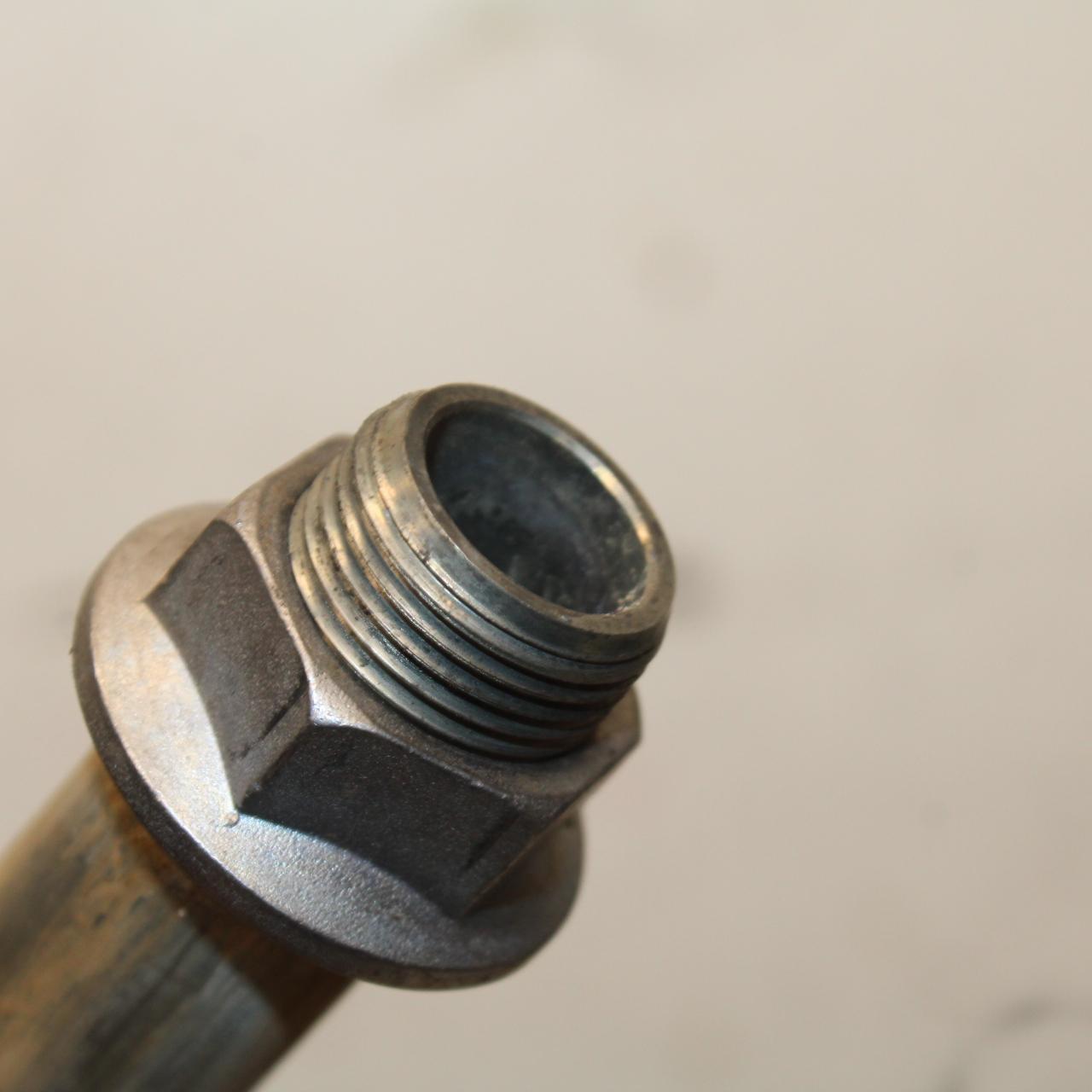 21 KAWASAKI NINJA ZX6R REAR BACK SWINGARM BOLT SUSPENSION PIVOT AXLE BB647