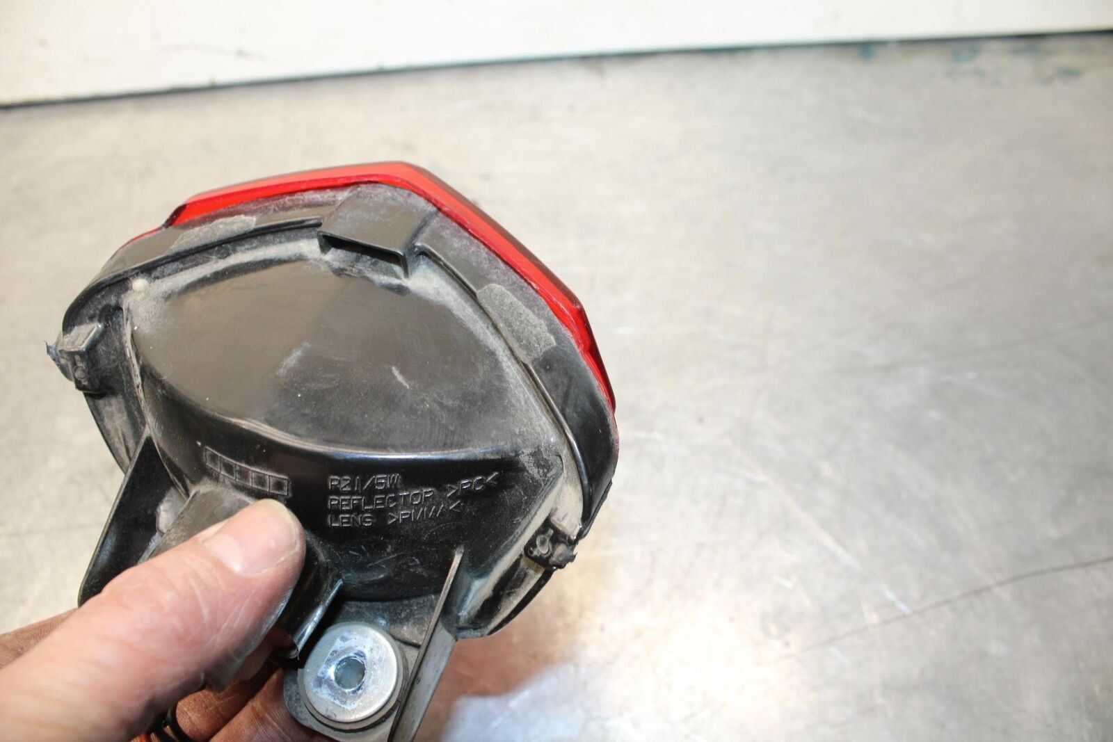 08-12 KAWASAKI NINJA 250R EX250J REAR TAIL TAILLIGHT BACK BRAKE LIGHT BB612