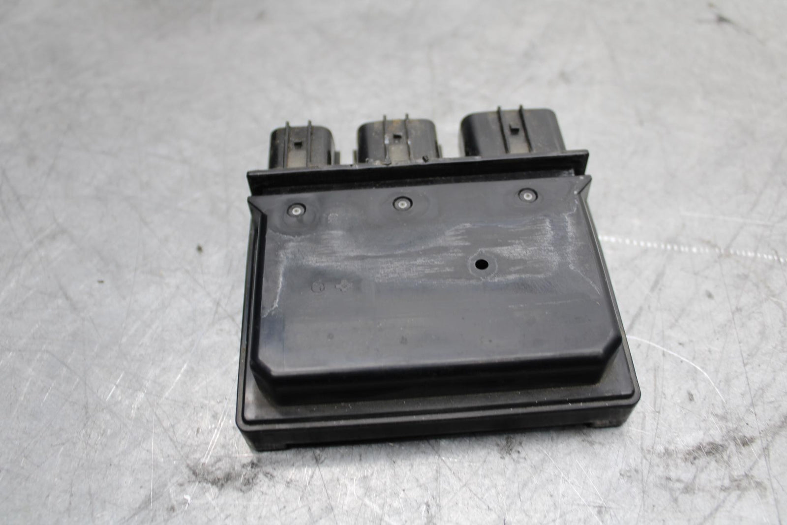 17 KAWASAKI Z900 ZR900 RELAY ASSEMBLY FUSE BOX BB549