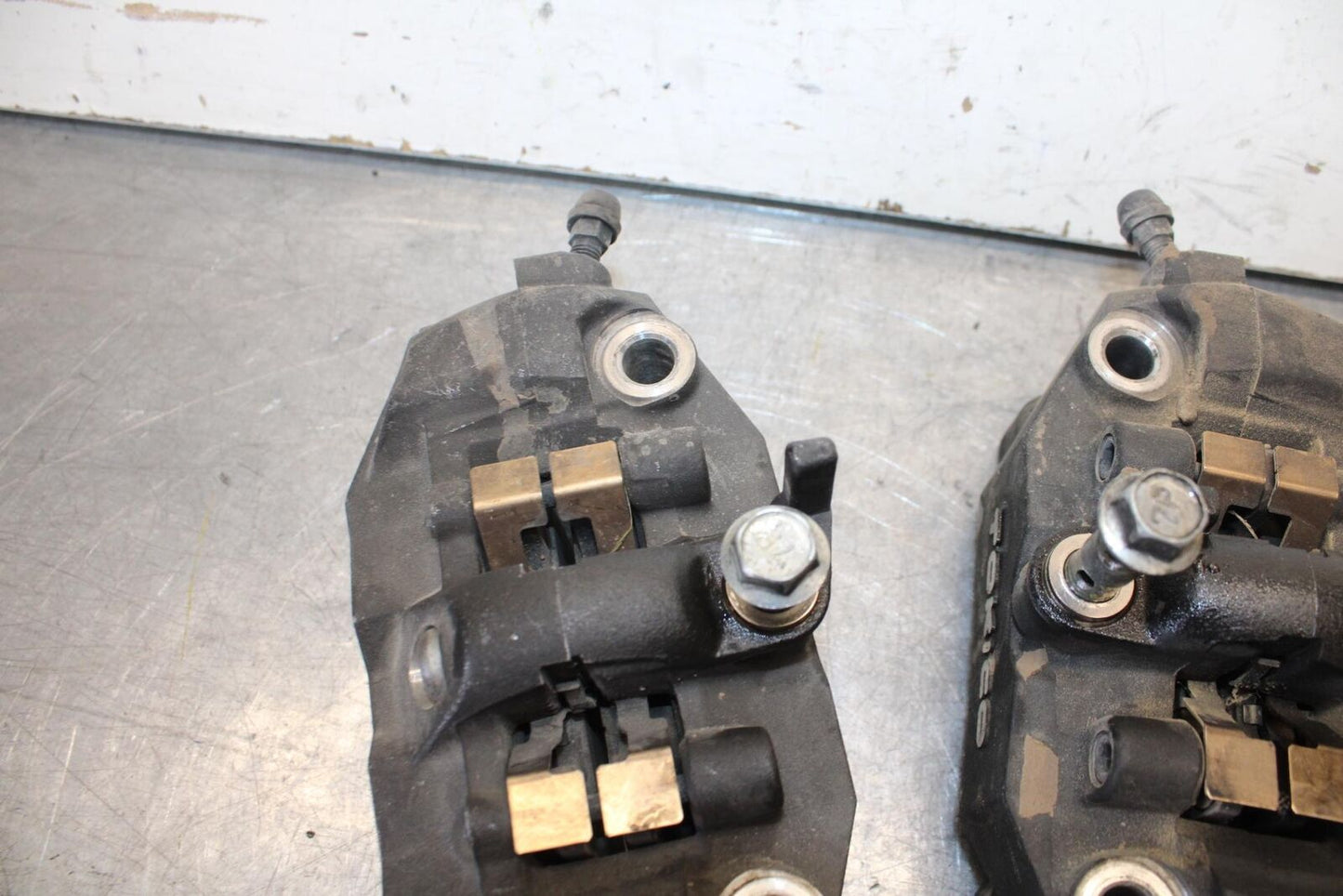 08-10 SUZUKI GSXR 600  RIGHT LEFT FRONT BRAKE CALIPER SET PAIR CALIPERS BB101