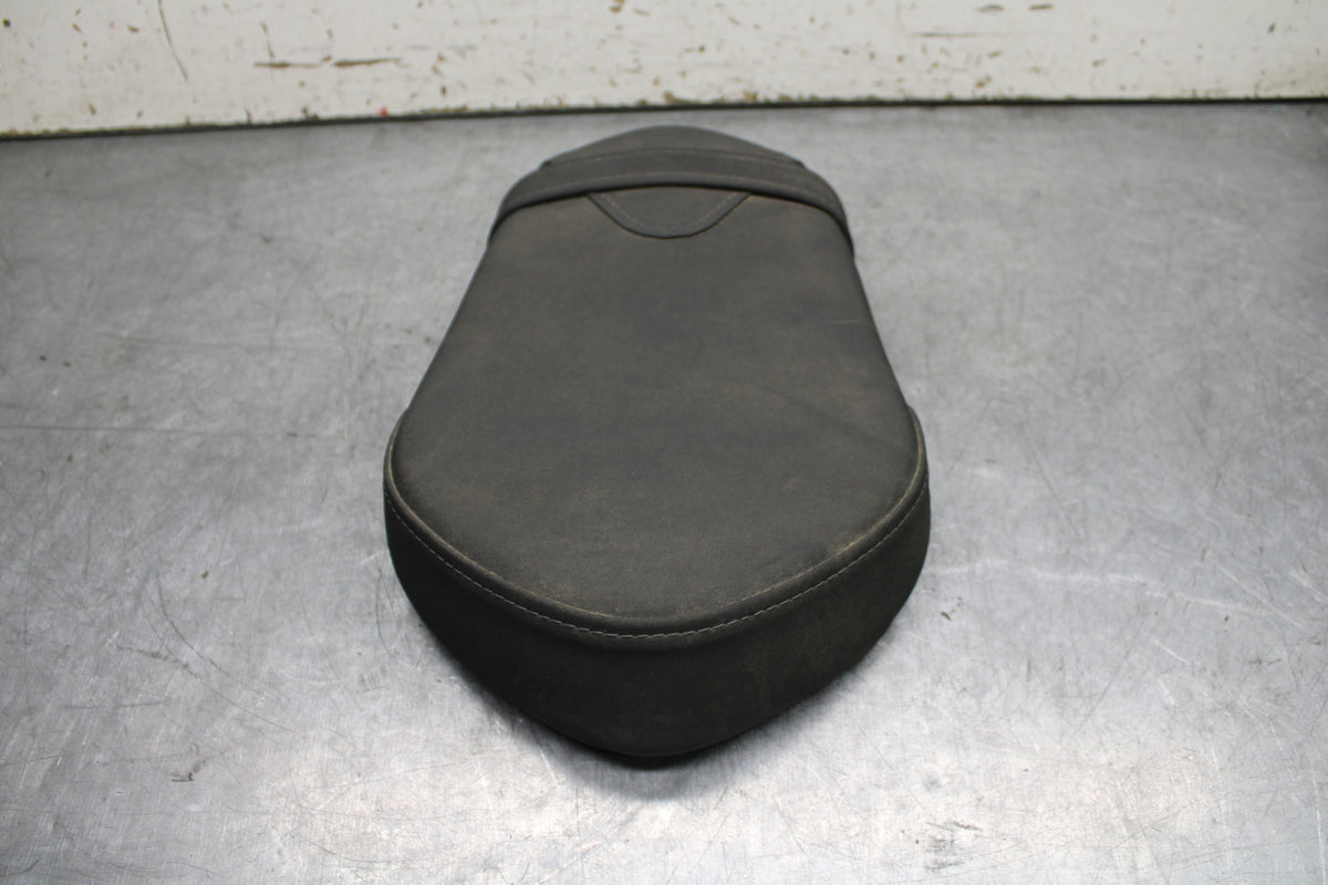 17-24 YAMAHA BOLT XVS950 REAR BACK PASSENGER SEAT BB729