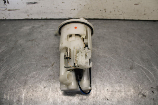 04-06 YAMAHA YZF R1 FUEL PUMP GAS PETROL SENDER UNIT 5PW-13907-02-00 BB659