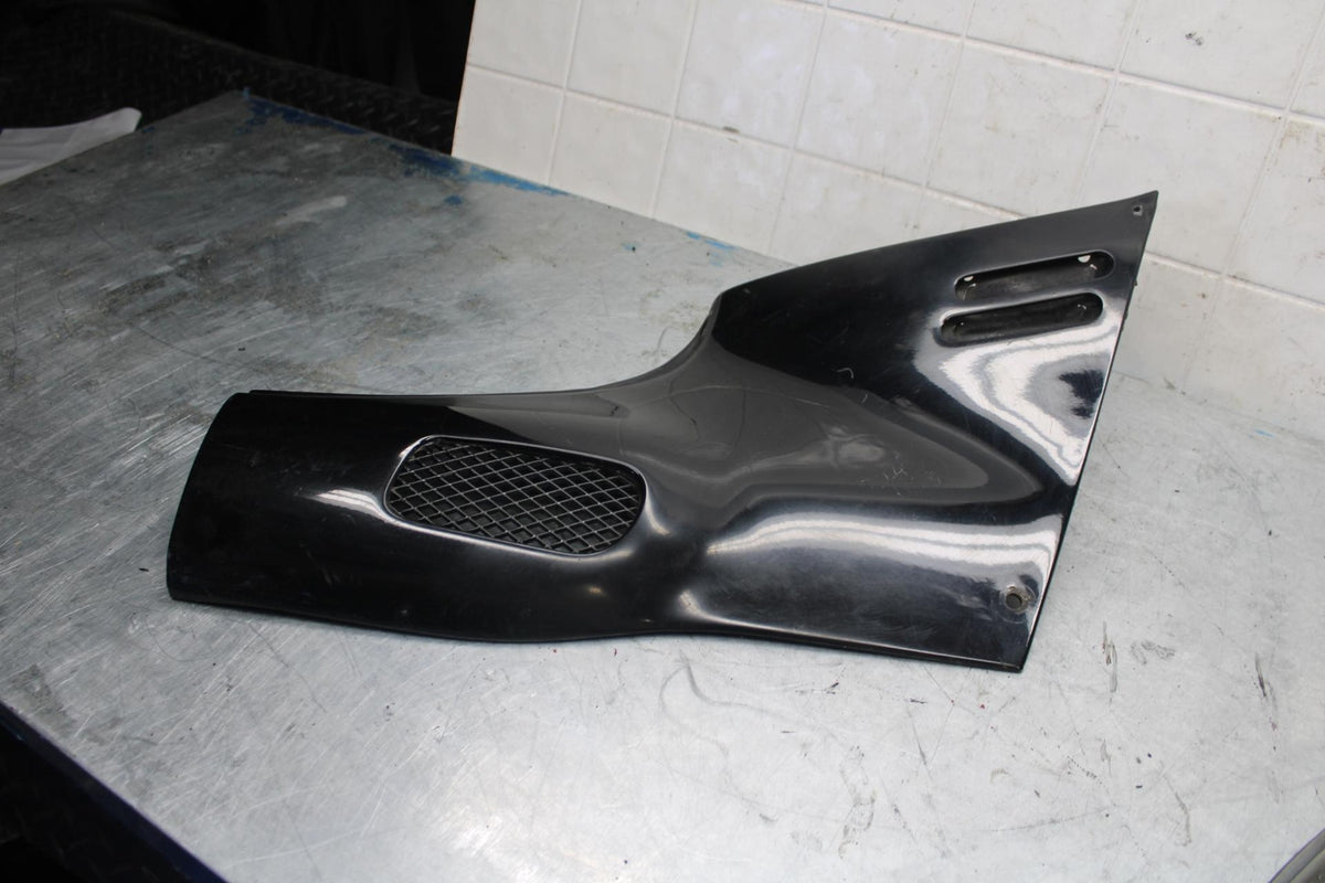 87-96 HONDA CBR1000F RIGHT FRONT SIDE SEAT SADDLE PANEL TRIM COWL FAIRING BB420