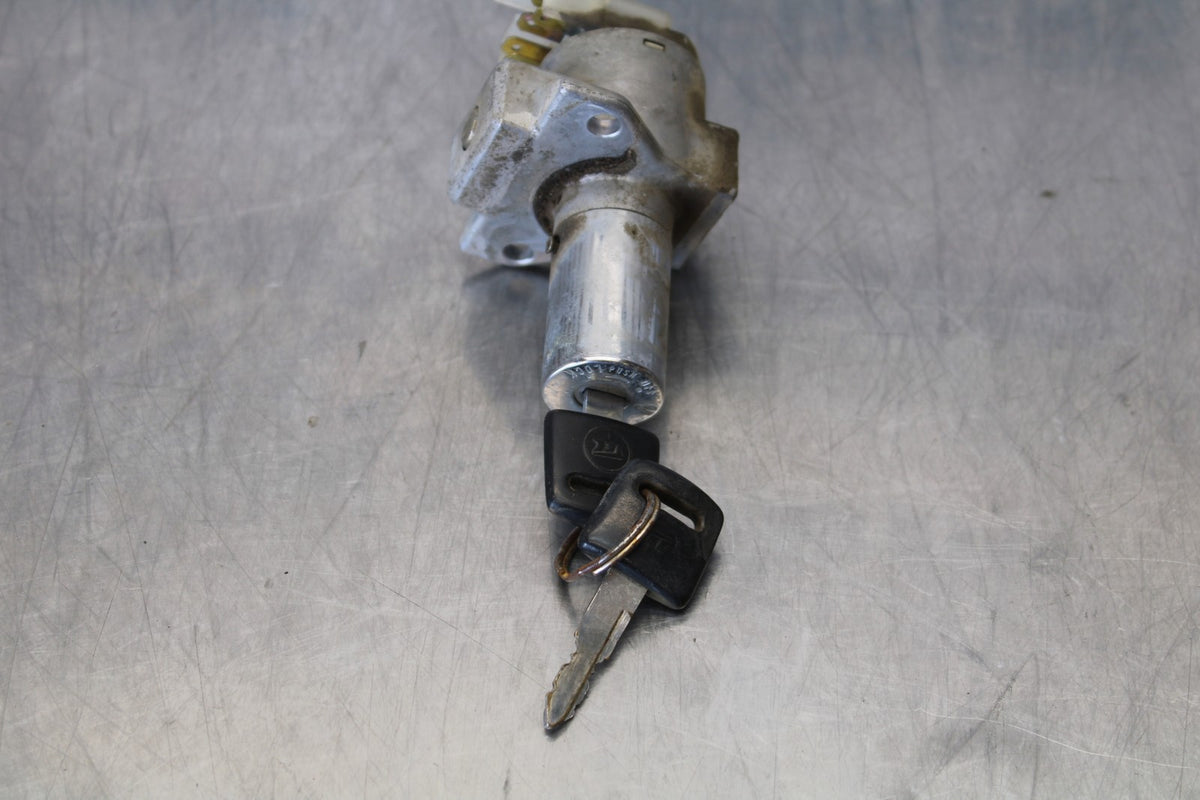 76-77 HONDA GOLDWING 1000 IGNITION LOCK W KEYS BB171