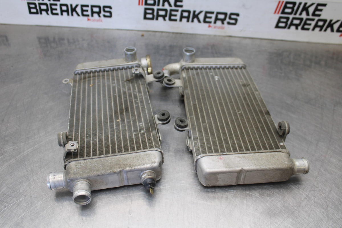 98-05 HONDA SUPER HAWK 1000 VTR1000F ENGINE RADIATOR MOTOR COOLER SET PAIR BB924