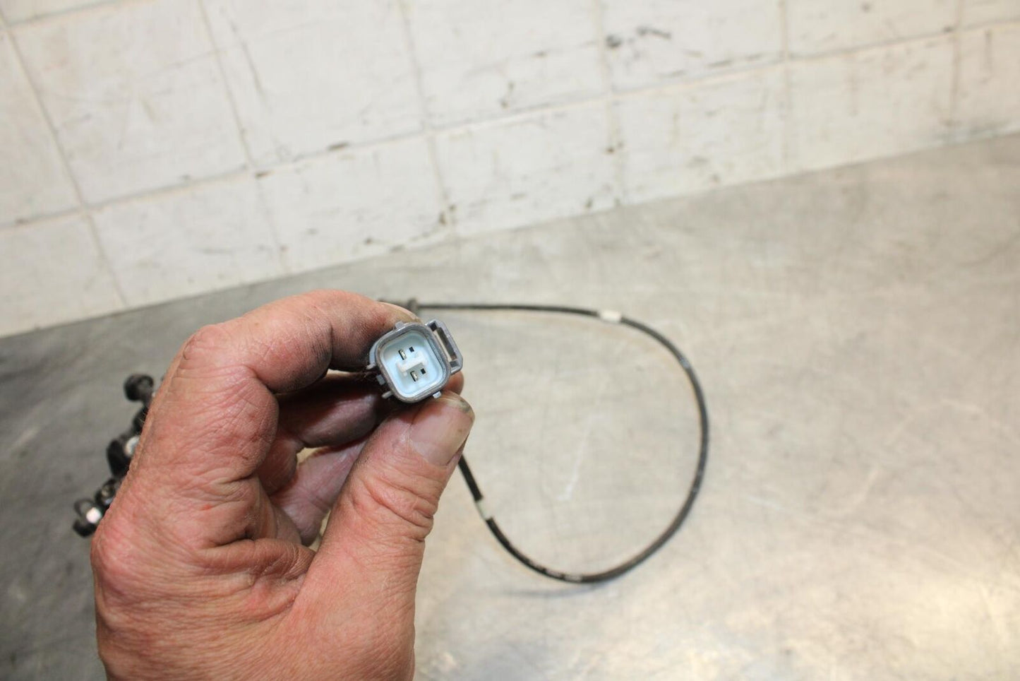 2015 Kawasaki Ninja 300 EX300B ABS REAR BACK BRAKE CALIPER W MOUNT BRACKET BB518